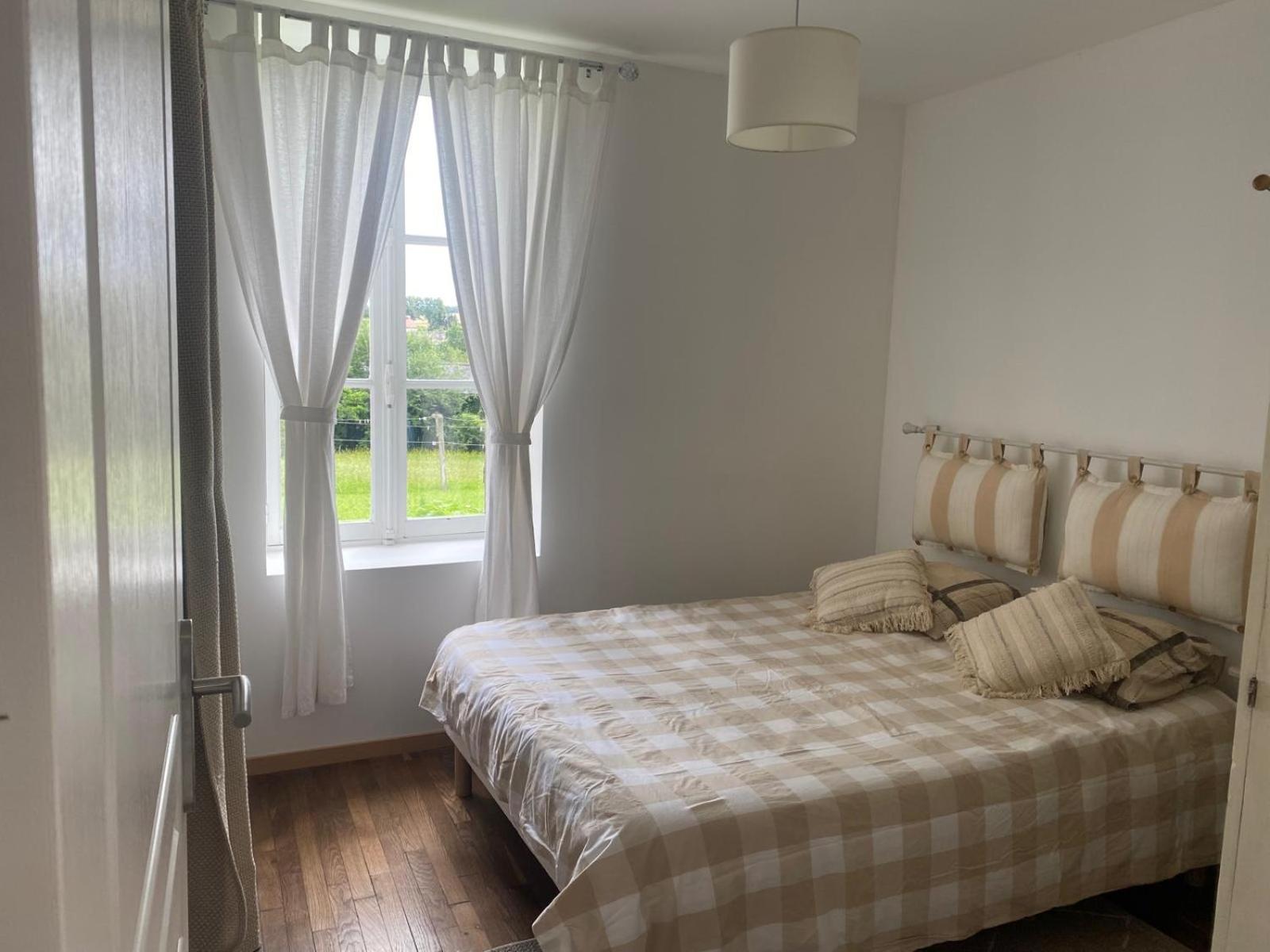 Petite Maison Dans Le Morvan Luzy ภายนอก รูปภาพ